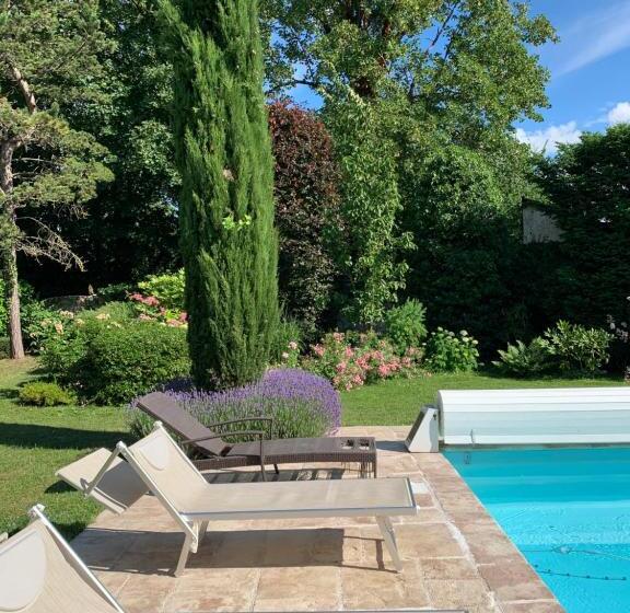 Пансион Maison D Hôtes Joussaume Latour