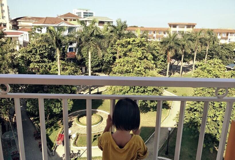 پانسیون Rabbit Motel