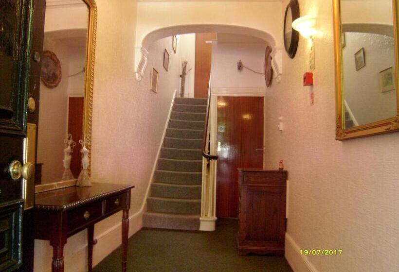 Пансион St Martins Guest House