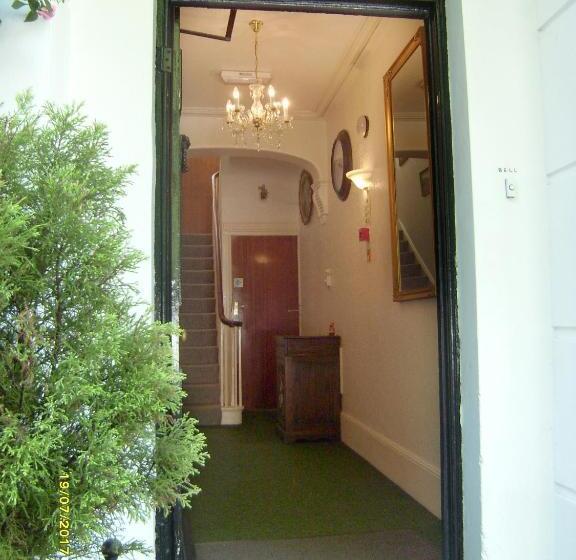 Пансион St Martins Guest House