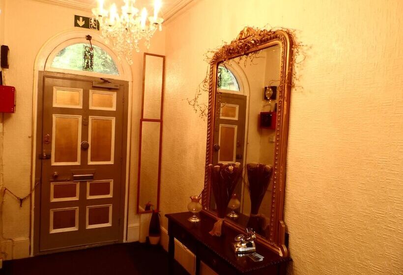 Пансион St Martins Guest House