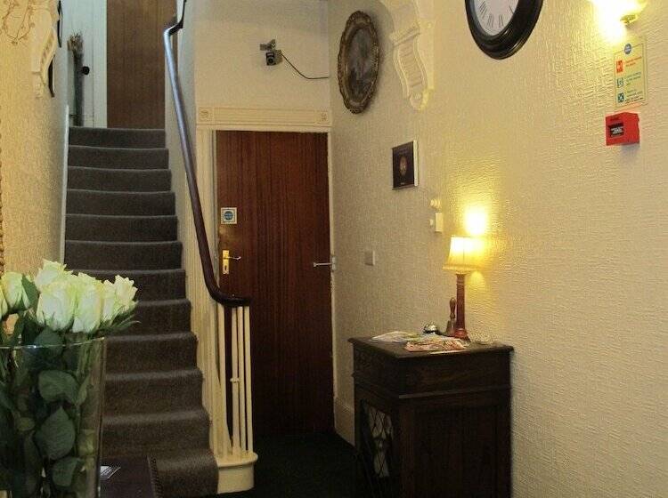 Пансион St Martins Guest House