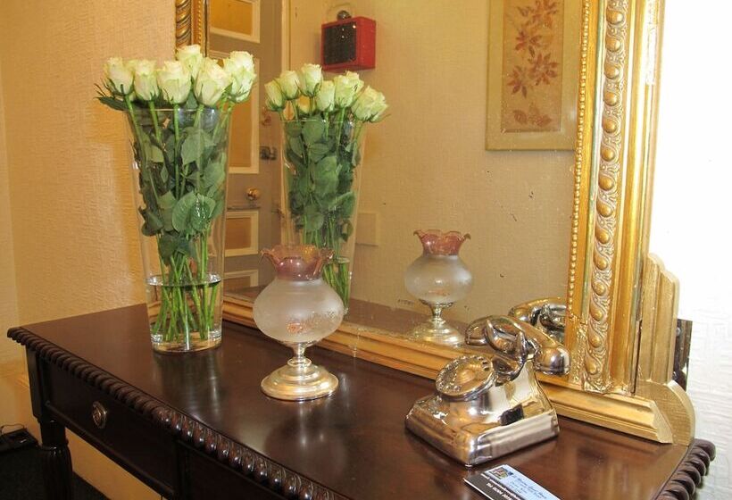 Пансион St Martins Guest House