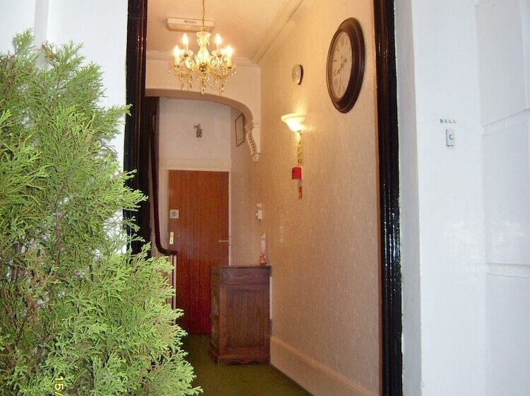 Пансион St Martins Guest House