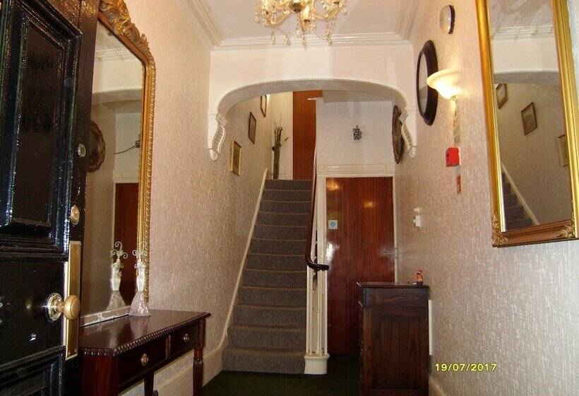 Пансион St Martins Guest House