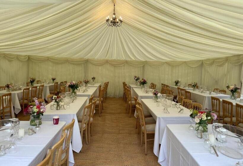 بنسيون Victoria Spa Lodge