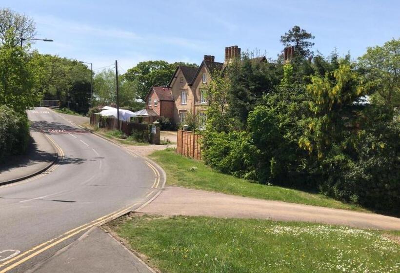 بنسيون Victoria Spa Lodge