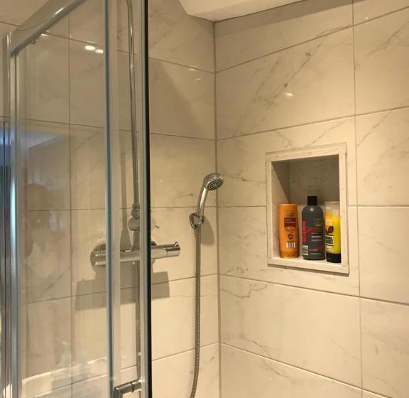 بنسيون Victoria Spa Lodge