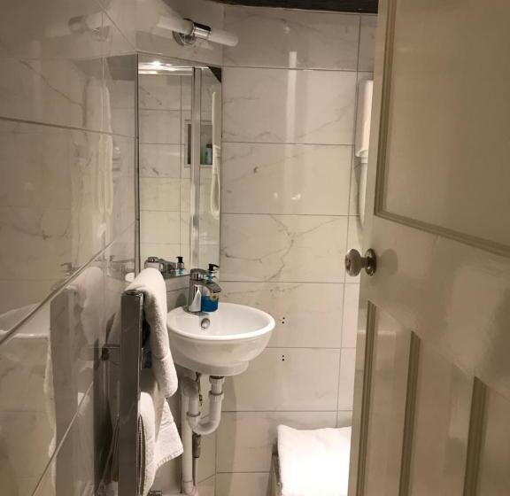 بنسيون Victoria Spa Lodge