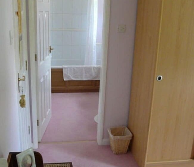 Pine Lodge Bed & Breakfast