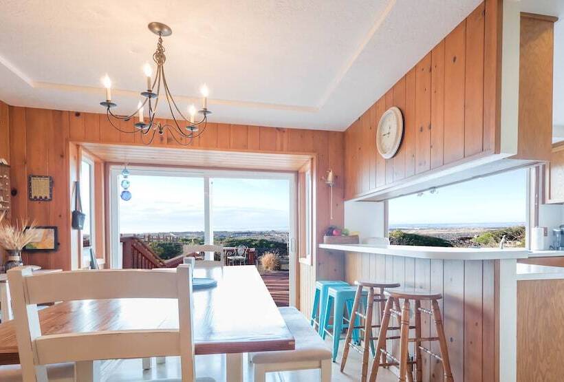 Seaside Vacation Homes
