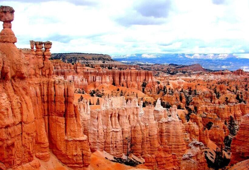 Zions Camp And Cottages