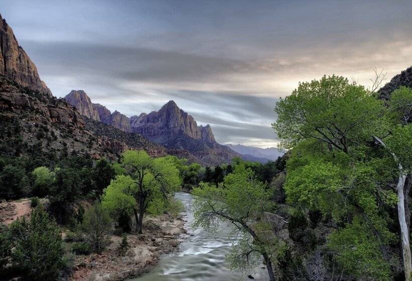 Zions Camp And Cottages