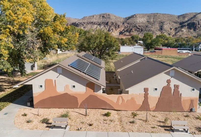 Zions Camp And Cottages