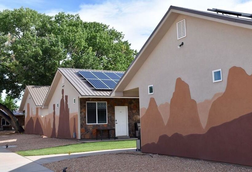 Zions Camp And Cottages