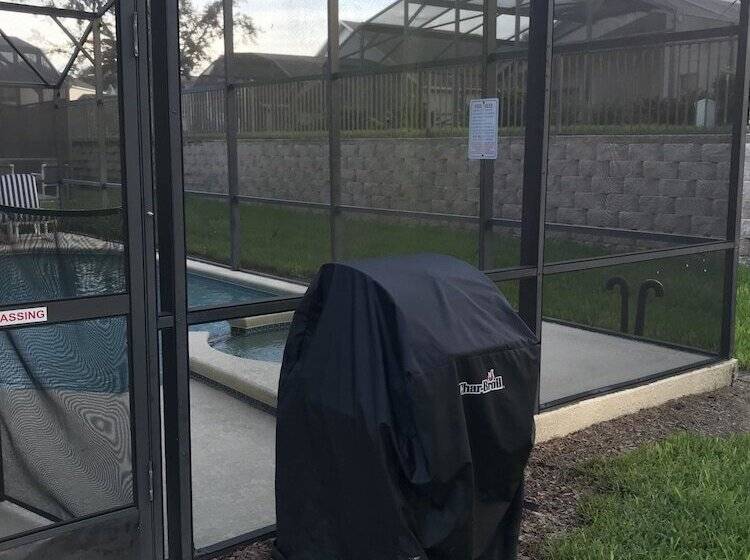 4br 3ba Home In Emerald Island Resort By Cv 8540