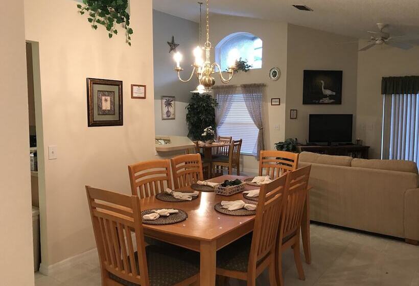 4br 3ba Home In Emerald Island Resort By Cv 8540