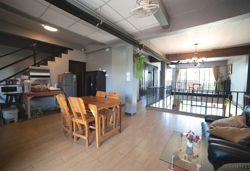 ユースホステル Krung Kao Traveller Lodge