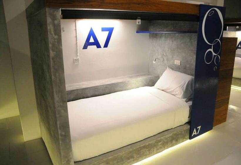 Oasis Hotel Pods   Adults Only   Hostel