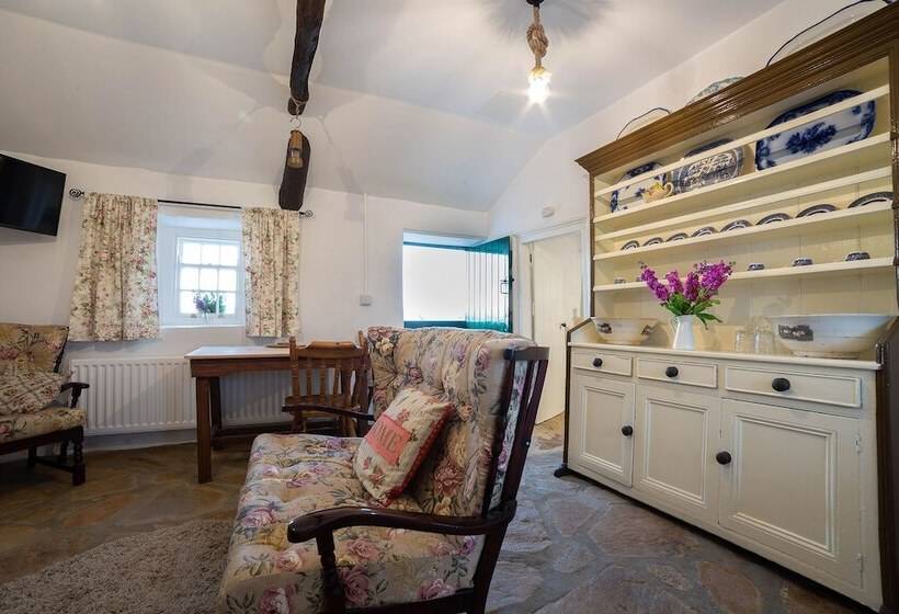 Ballymultimber Cottages