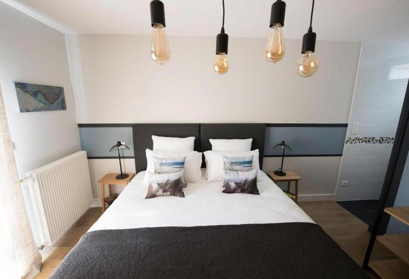 مبيت وإفطار A L'ombre Des Pins