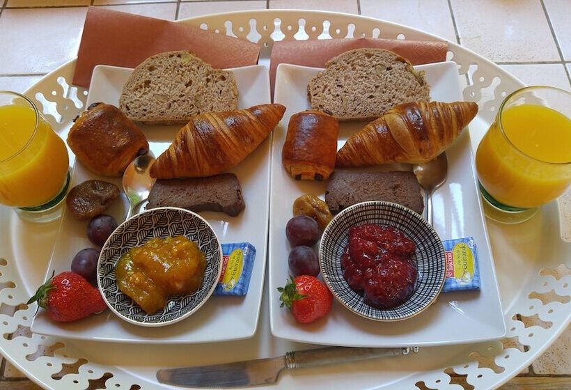 Bed and Breakfast Domaine De Bramefaon