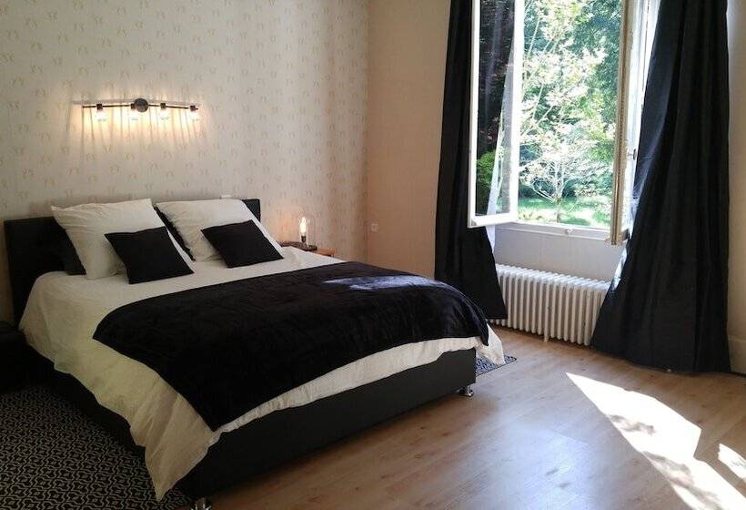 Bed and Breakfast Domaine De Bramefaon