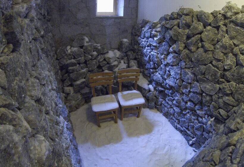 مبيت وإفطار Farmidaya Biotel