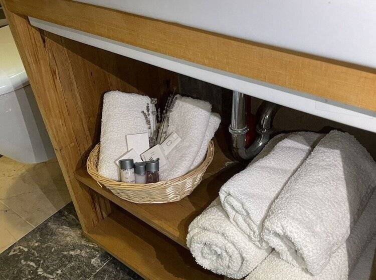 مبيت وإفطار Farmidaya Biotel