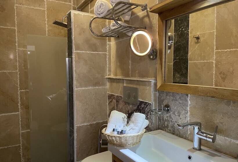 مبيت وإفطار Farmidaya Biotel