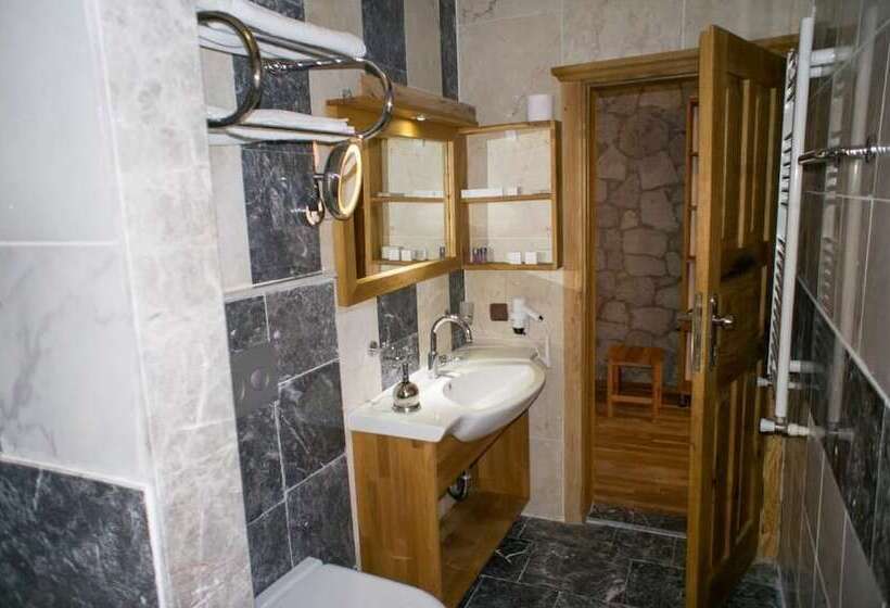 مبيت وإفطار Farmidaya Biotel