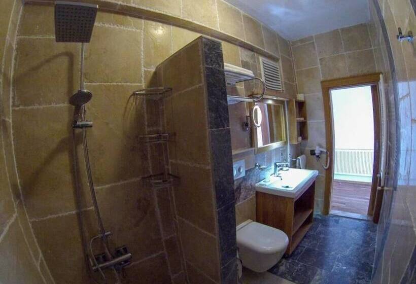 تختخواب و صبحانه Farmidaya Biotel
