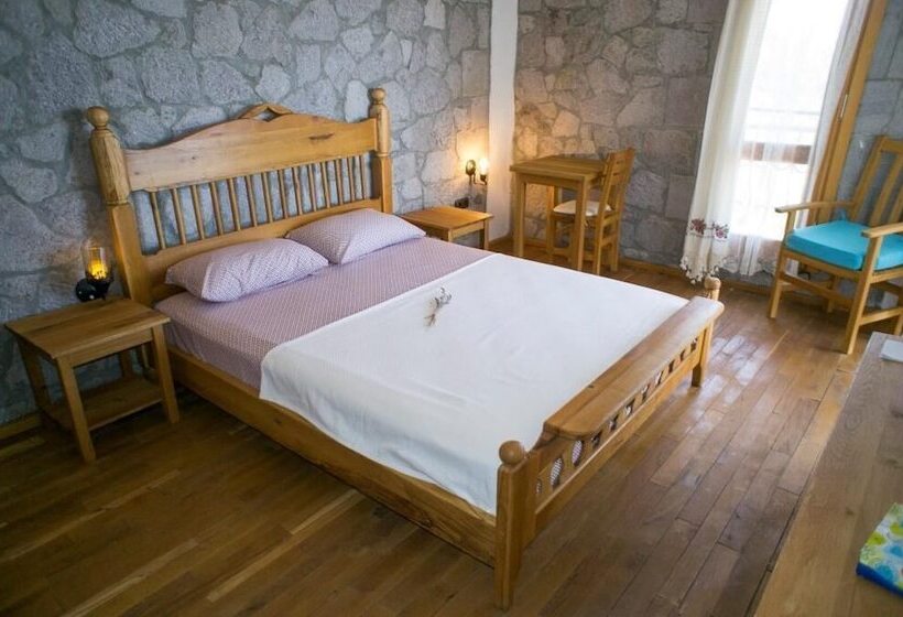 مبيت وإفطار Farmidaya Biotel