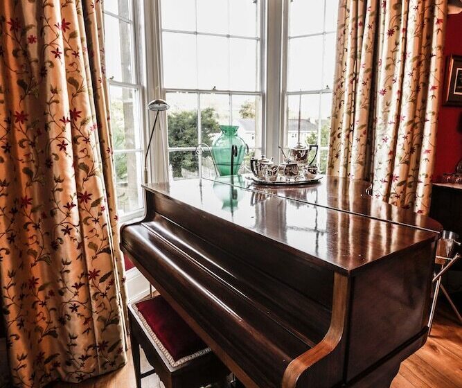 민박 Grosvenor Villa