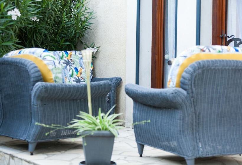 مبيت وإفطار Les Villas Du Triangle   Chambres D Hôtes