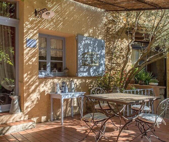 צימר Mas De Foncaudette