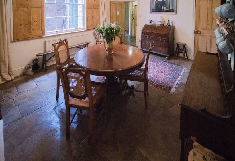 مبيت وإفطار S. Howard Guesthouse