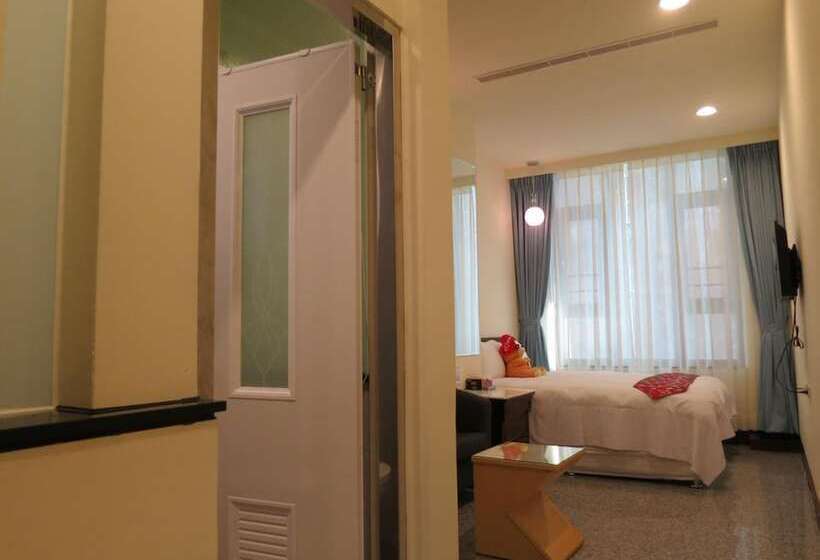 تختخواب و صبحانه Sun Moon Lake Crown Yu