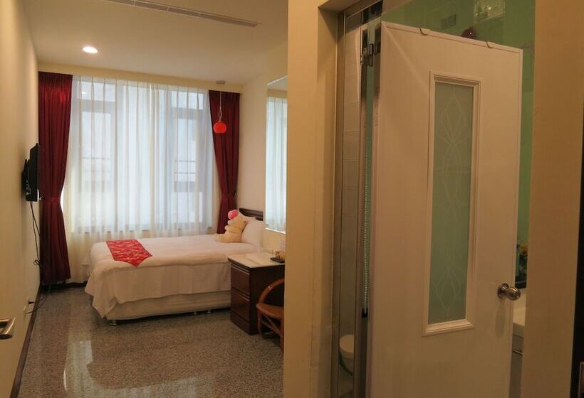 تختخواب و صبحانه Sun Moon Lake Crown Yu