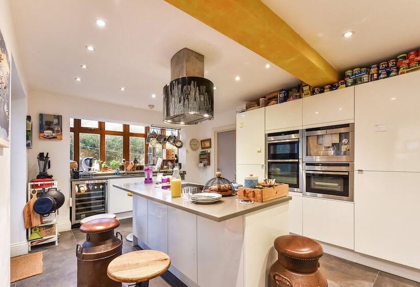 צימר The Enclave