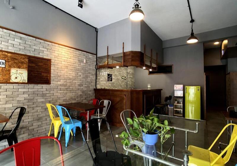 تختخواب و صبحانه Kenting True Color Hostel