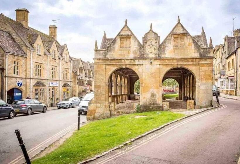 Camside, Chipping Campden   Taswell Retreats