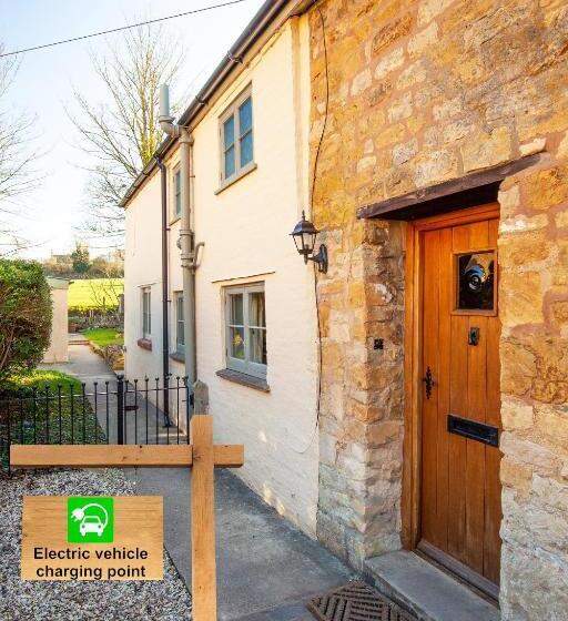 Camside, Chipping Campden   Taswell Retreats