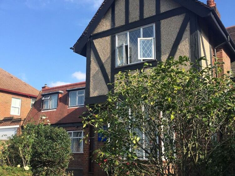 Edgware Bed And Breakfast