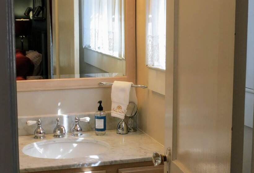 Greenwood Bed And Breakfast