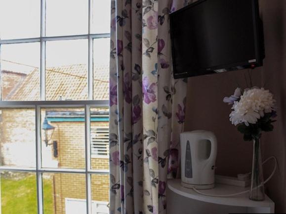 Хостел Chapter Two Bar