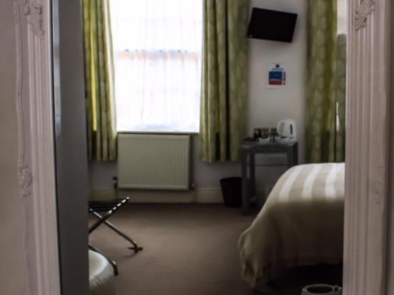 Хостел Chapter Two Bar