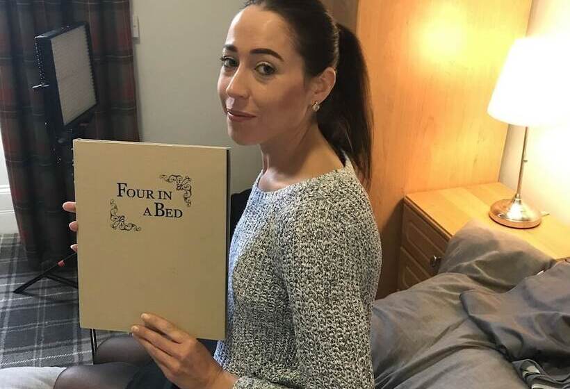 Хостел Chapter Two Bar