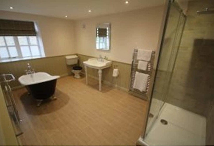 فندق فئة نجمة واحدة Lord Crewe