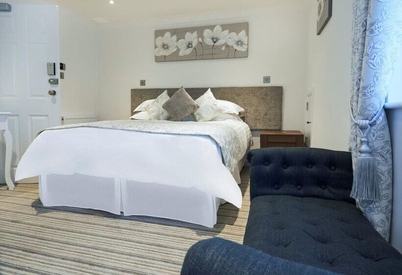 פונדק The Rose And Crown